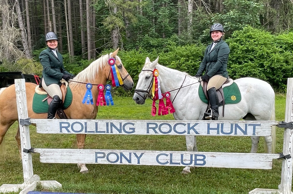 SVC student Maggie Shero and alumna Victoria Saddler on horseback